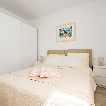 Apartment Nikola *
