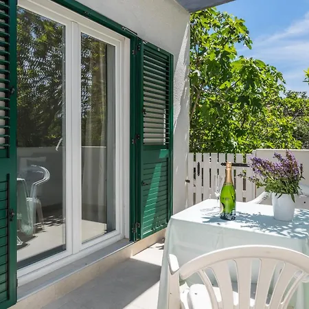Nikola Apartman Baska Voda