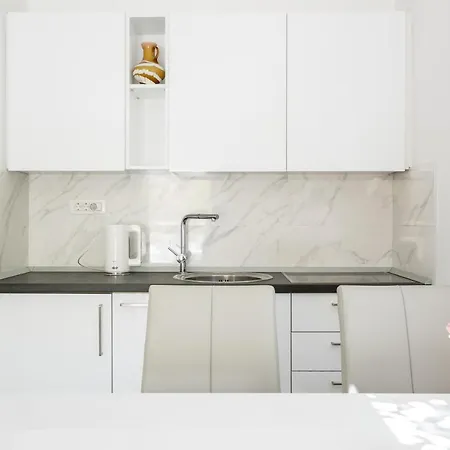 Nikola Apartment *